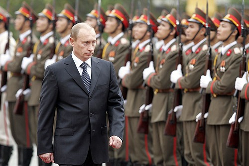 Putin’s Visit to Vietnam: When the Past Weighs on the Present
